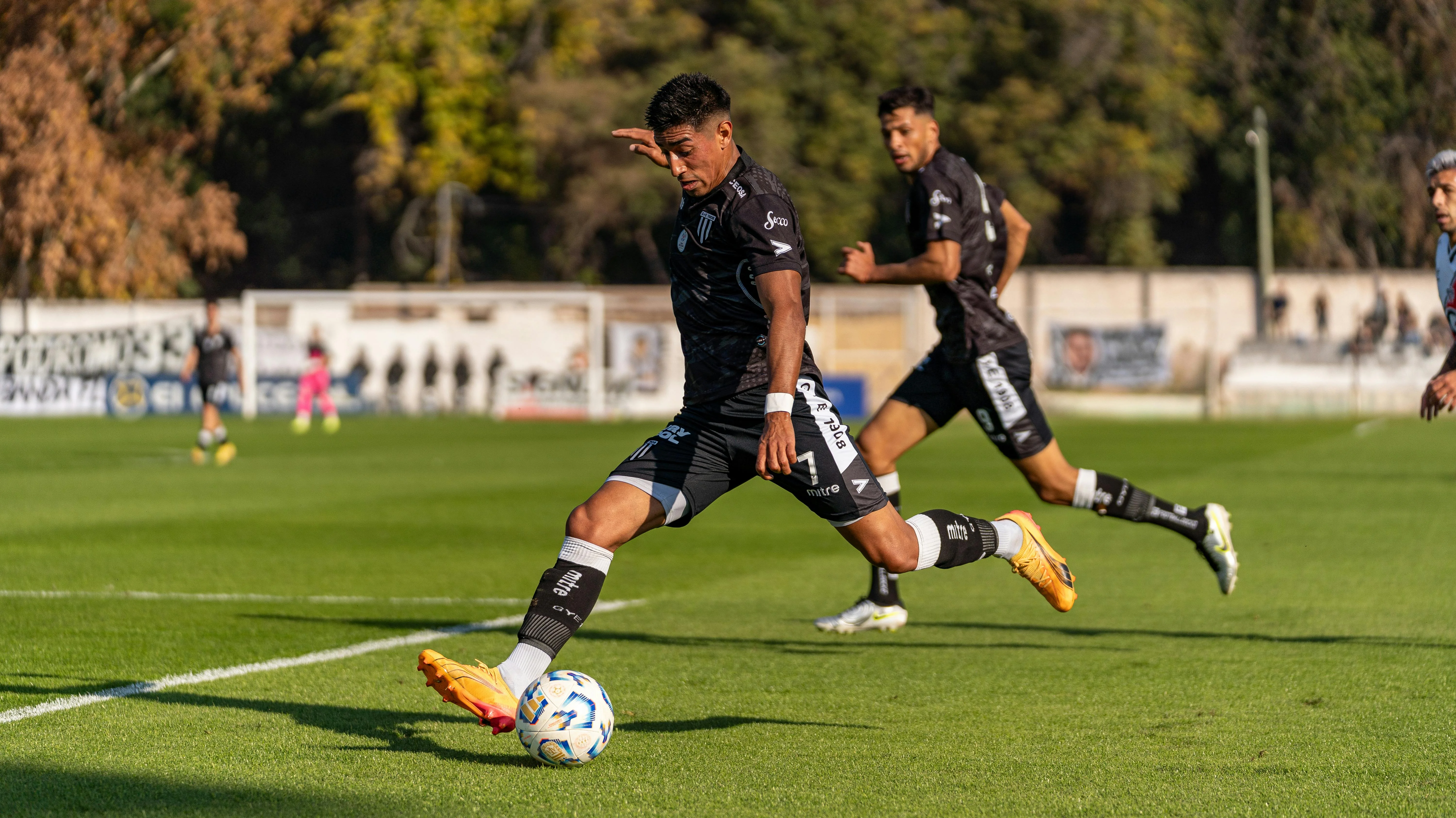 法甲联赛足球比赛精彩对抗